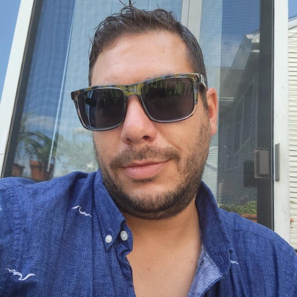 Meet your Posher, Chris - Picture 5 of 16